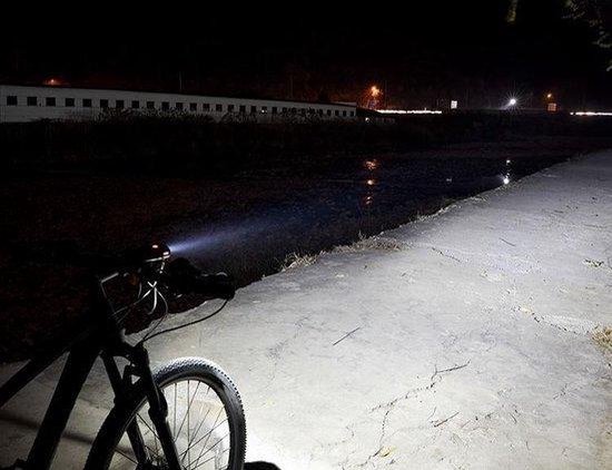 LED-fietsverlichting (VOORLICHT) - 450 Lumen - voor fietsen, E-steps/scooters en E-bikes — afbeelding 3