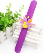 Kinder Armband Dinosaurus - Slap On armband - Armband - Kinderamband - Armbandje - dino - Dinosauriër - Paarse armband - Bracelet - Purple Dinosaur bracelet