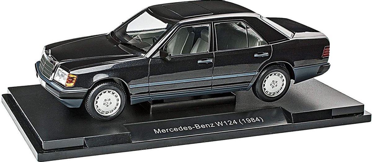 Mercedes-Benz W124 1984 Model Car Group 1/18 – MCG18412 – Champagne Métallisé