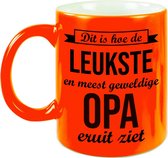 Leukste en meest geweldige opa cadeau koffiemok / theebeker neon oranje 330 ml