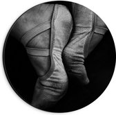 Dibond Wandcirkel - Ballerina Spitzen (Zwart Wit) - 20x20cm Foto op Aluminium Wandcirkel (met ophangsysteem)