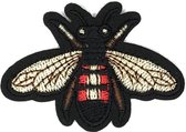 Bij Bijen Strijk Embleem Patch Rood Lijfje Lichte Vleugels 6 cm / 4 cm / Zwart Bruin Rood Wit