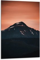 Dibond - Berg onder Roze Lucht - 80x120cm Foto op Aluminium (Wanddecoratie van metaal)