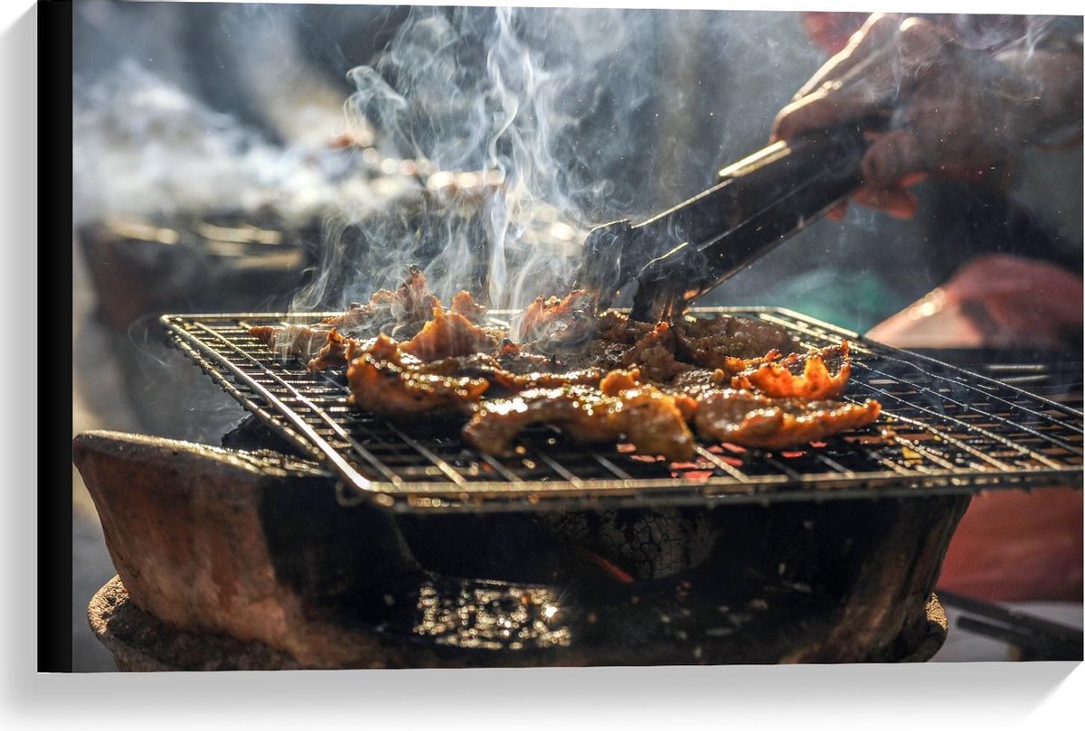 Canvas - Barbecue met Rokend Vlees - 60x40cm Foto op Canvas Schilderij (Wanddecoratie op C