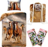 Dekbedovertrek Rennende Paarden- 1 persoons 140x200- meisjes slaapkamer - dekbed jongens- incl. Paardenstickers