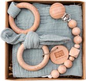 Babycadeaus - Baby cadeau meisje - baby cadeau jongen - kraamcadeau - kraampakket - Geboortegeschenk - babyshower cadeau - geboorte cadeaubox - baby slabbetje, houten ring, bijtring, armband 