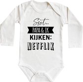 Romper - Ssst.. papa & ik kijken Netflix - maat: 98/104 - lange mouw - baby - papa - rompertjes baby - rompertjes baby met tekst - rompers - rompertje - rompertjes - stuks 1 - wit