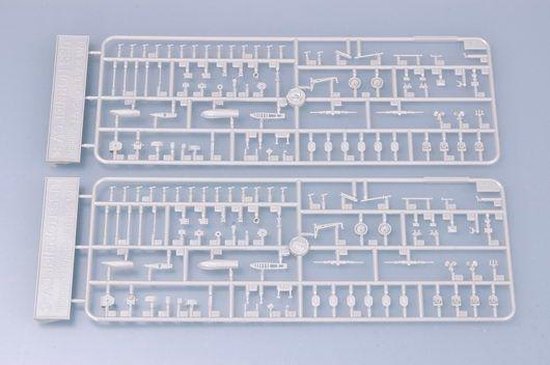 USS HORNET CV-8 1/700 Maquette à monter Trumpeter 05727 EUR 31,50 - FR