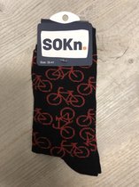 SOKn. trendy sokken "FIETS ROOD" zwart maat 35-41  (Ook leuk om kado te geven !)