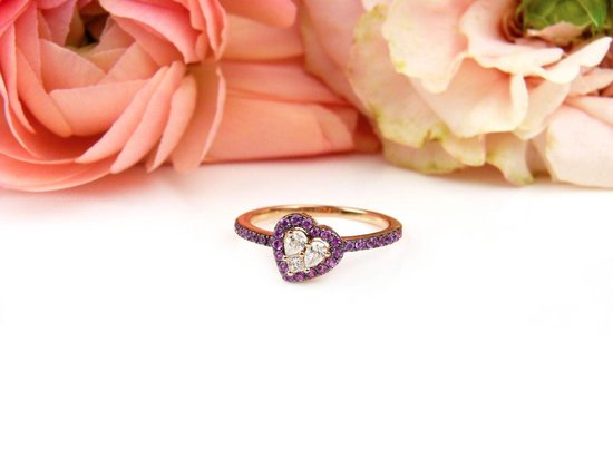 Ring in roos goud gezet met roze saffier en diamant
