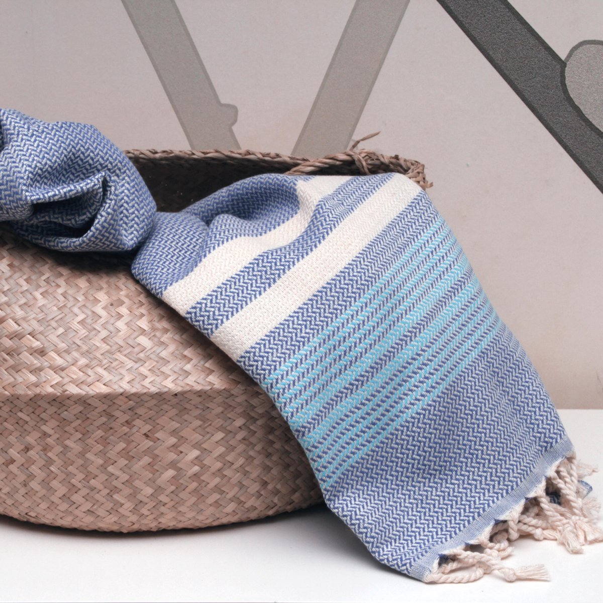 Madeathand DonkerBlauw Tricolor HAMAMDOEK STRANDLAK SAUNADOEK HANDDOEK 100CM X 180CM 400 GR