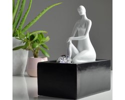 Fontein Moderne Anna 26 cm hoog - interieur - fontein voor binnen - relaxeer - zen - waterornament - cadeau kerst - nieuwjaar - geschenk - relatiegeschenk - cadeautje - origineel - lente - zomer - lentecollectie - zomercollectie - afkoeling - koelte