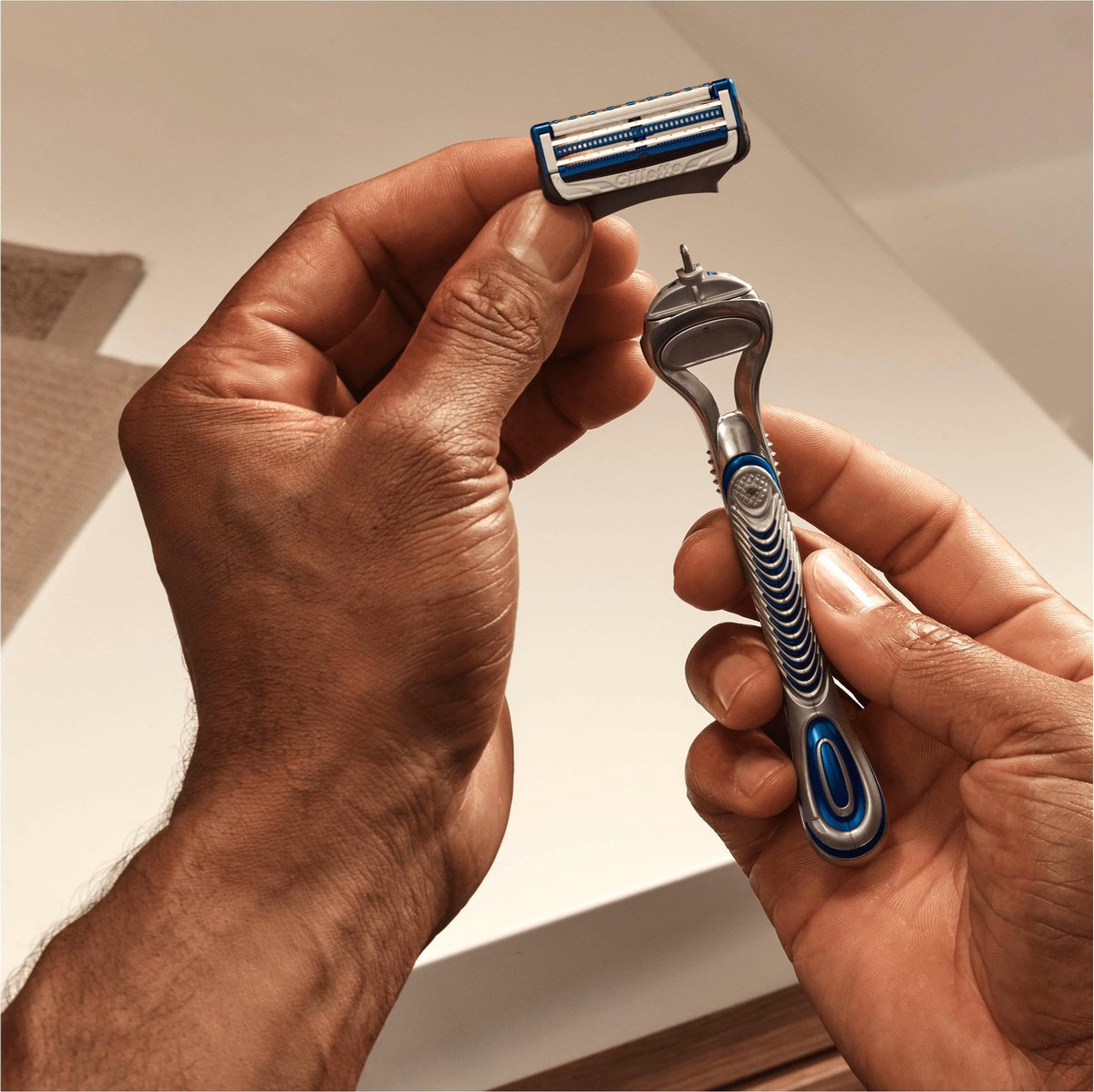 Gillette SkinGuard Sensitive verpakking met 4 navulmesjes.