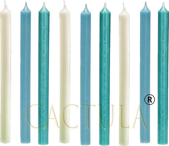 Longues bougies bleu clair