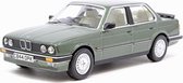 BMW 323i (E30) ( RWD ) Green Metallic 1:43 Corgi / Vanguards