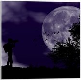Forex - Silhouet van Man met Paarse Lucht - 50x50cm Foto op Forex