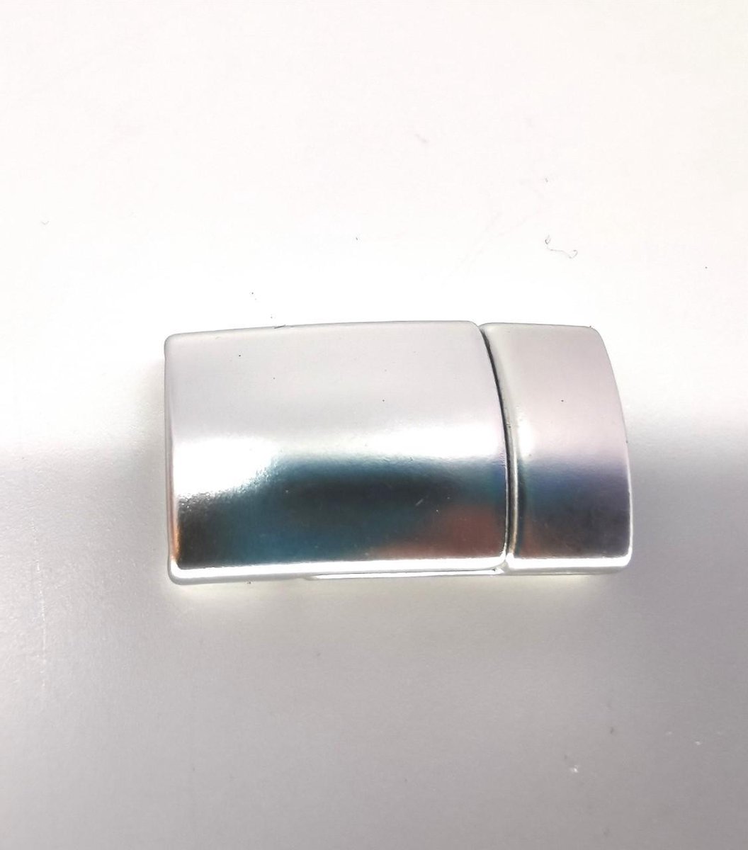 Magneet - sluiting - mat zilverkleur voor maken eigen - leer armband. Leer breedte (±) : 10.65mm