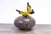 Mini Urn Vlinder Geel op Steen, kleine urnen van Mondgeblazen Glas 15 cm