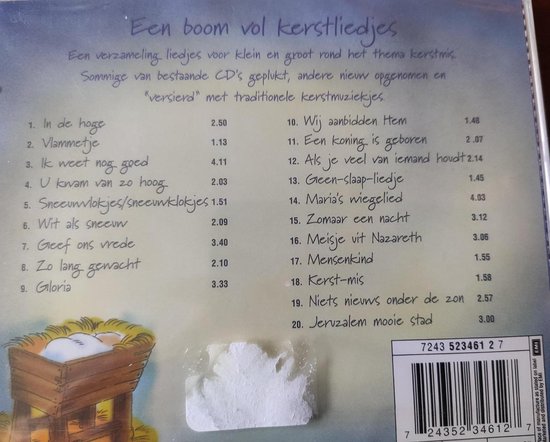 Achterkant CDhoes 'Een boom vol kerstliedjes' met nummerlijst en afbeelding van kribbe.