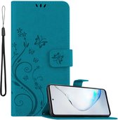 Cadorabo Hoesje geschikt voor Samsung Galaxy A81 / NOTE 10 LITE / M60s in BLOEMEN BLAUW - Beschermhoes in bloemmotief met magnetische sluiting, standfunctie en kaartsleuven Book Case Cover Etui
