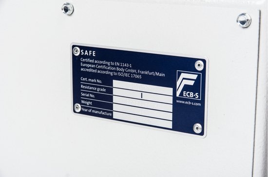 Blauw certificaat op witte kluis. Met tekst 'SAFE' en 'ECB-S'.