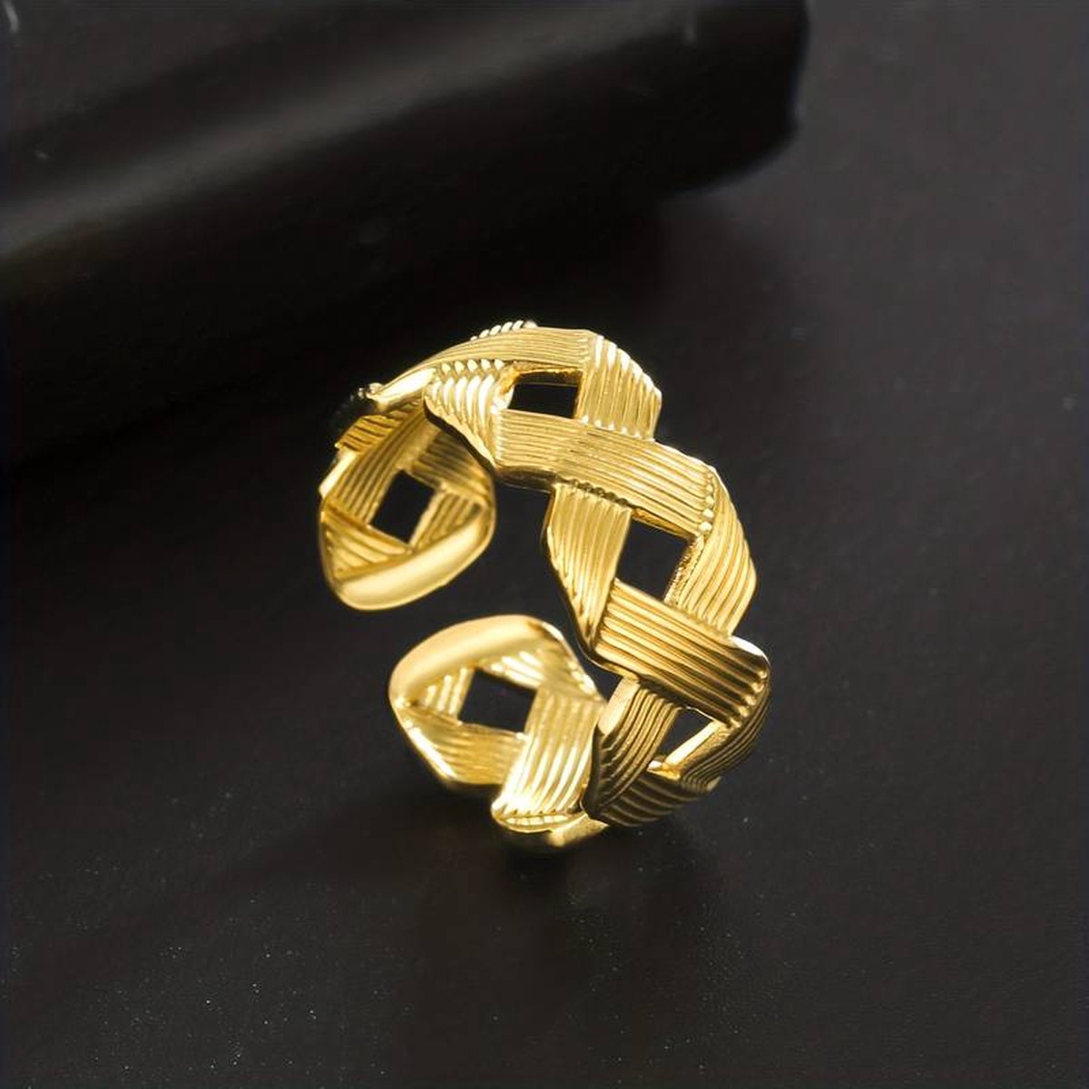 18K Gold Plated Twisted Wire Design Ring