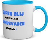 Akyol - super blij met een lieve bonusvader zoals jij koffiemok - theemok - blauw - Papa - de liefste bonusvader - vader cadeautjes - vaderdag - verjaardag - geschenk - kado - 350 ML inhoud