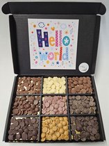 Chocolade Callets Proeverij Pakket met Mystery Card 'Hello World' met persoonlijke (video) boodschap | Chocolademelk | Chocoladesaus | Verrassing box Verjaardag | Cadeaubox | Relatiegeschenk | Chocoladecadeau