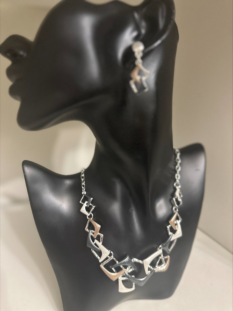 Boho zilverkleurige style ketting en oorbellen set | Make up | Parfum | Moederdag | Verjaardagscadeau| Cadeautje| Valentijnsdag| Kado | sieraden | vaderdag | oorbellen | oorsieraden