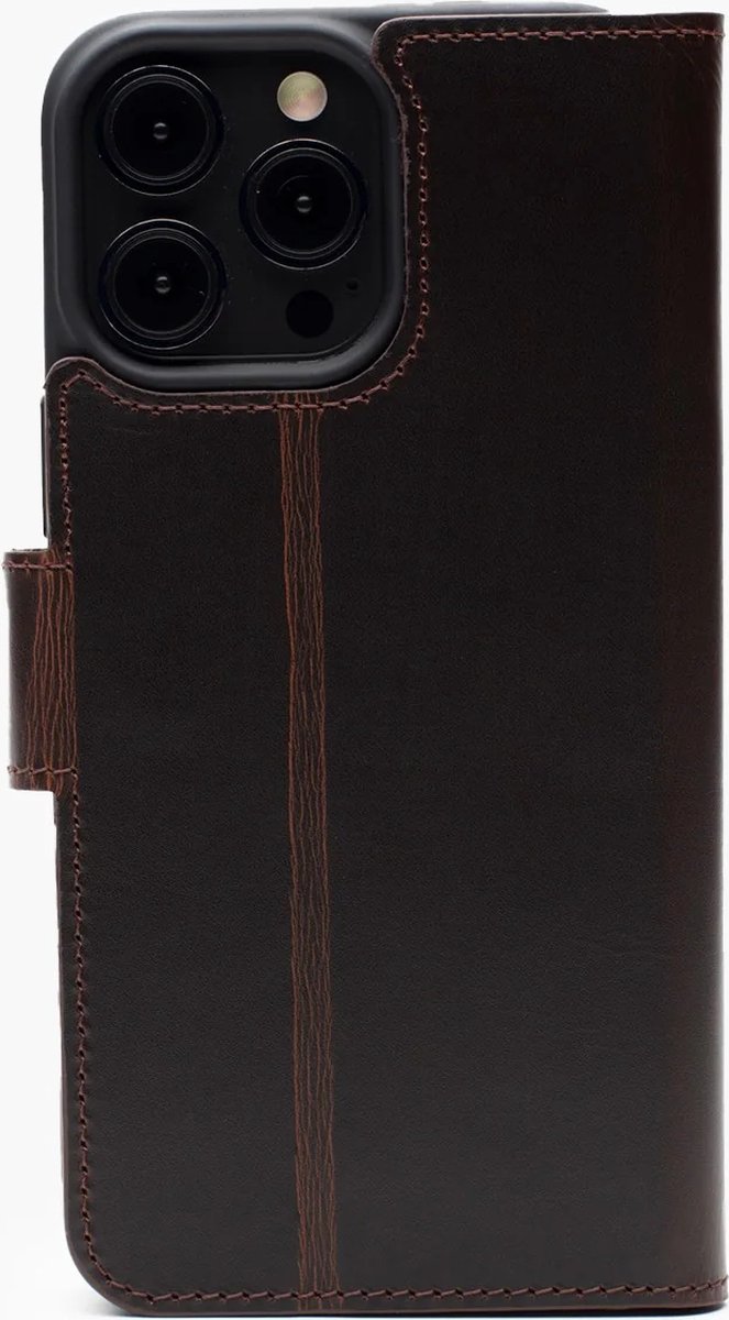 Wachikopa leather Classic iPhone Case for iPhone 14 Pro Dark Brown