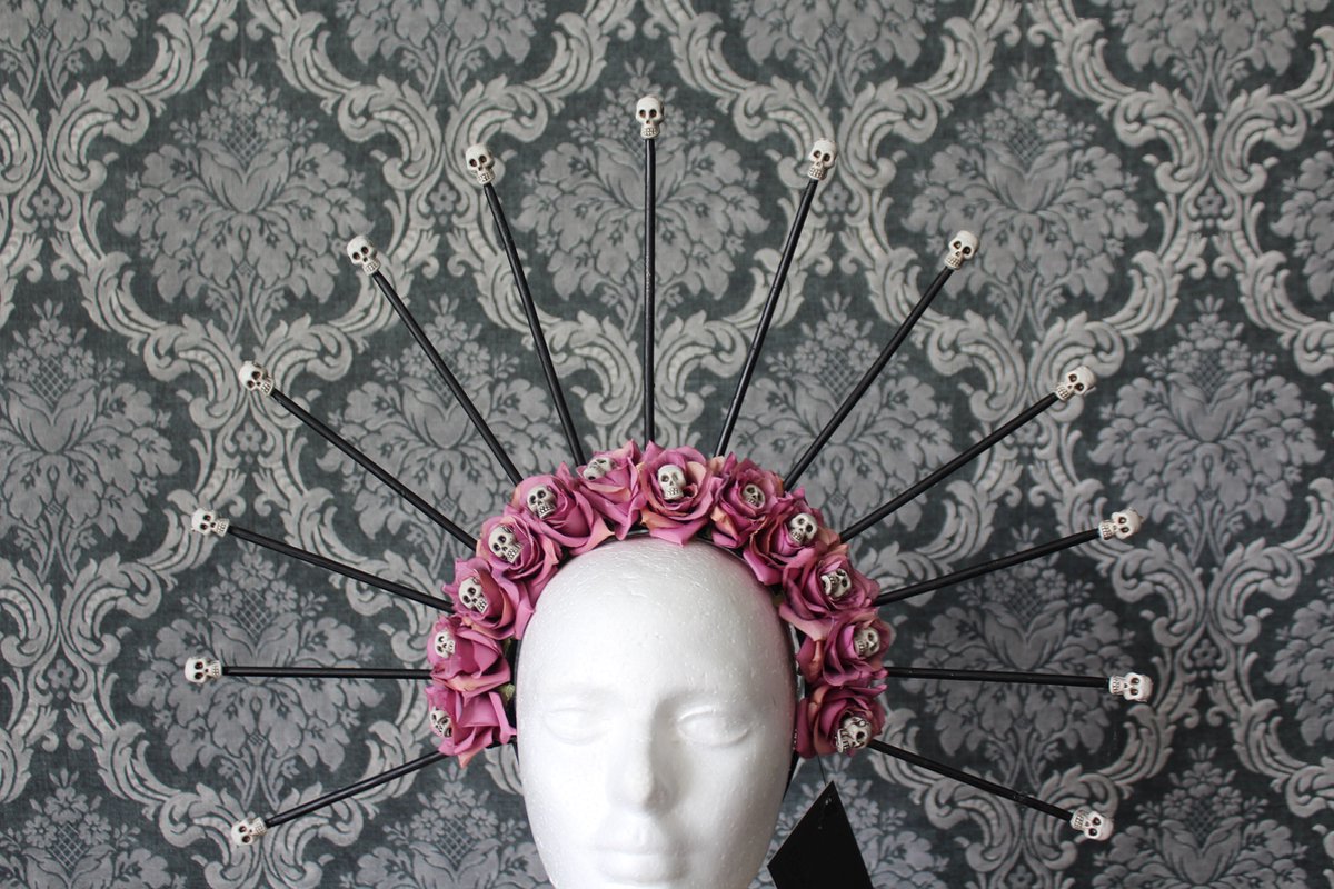 Goedkoopste Zwarte spikes met paarse roosjes en skulls