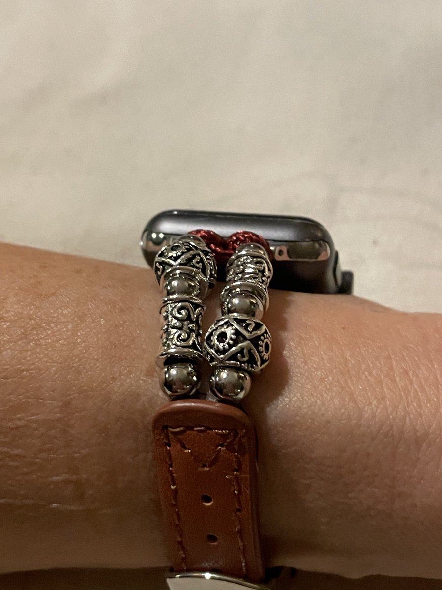 Geschikt voor Apple Watch horlogebandje- 42-44-45-49mm-Boho vintage- roestbruin leren bandje met kralen en gespsluiting
