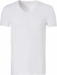 Wit t-shirt met V-hals, korte mouwen, recht model.