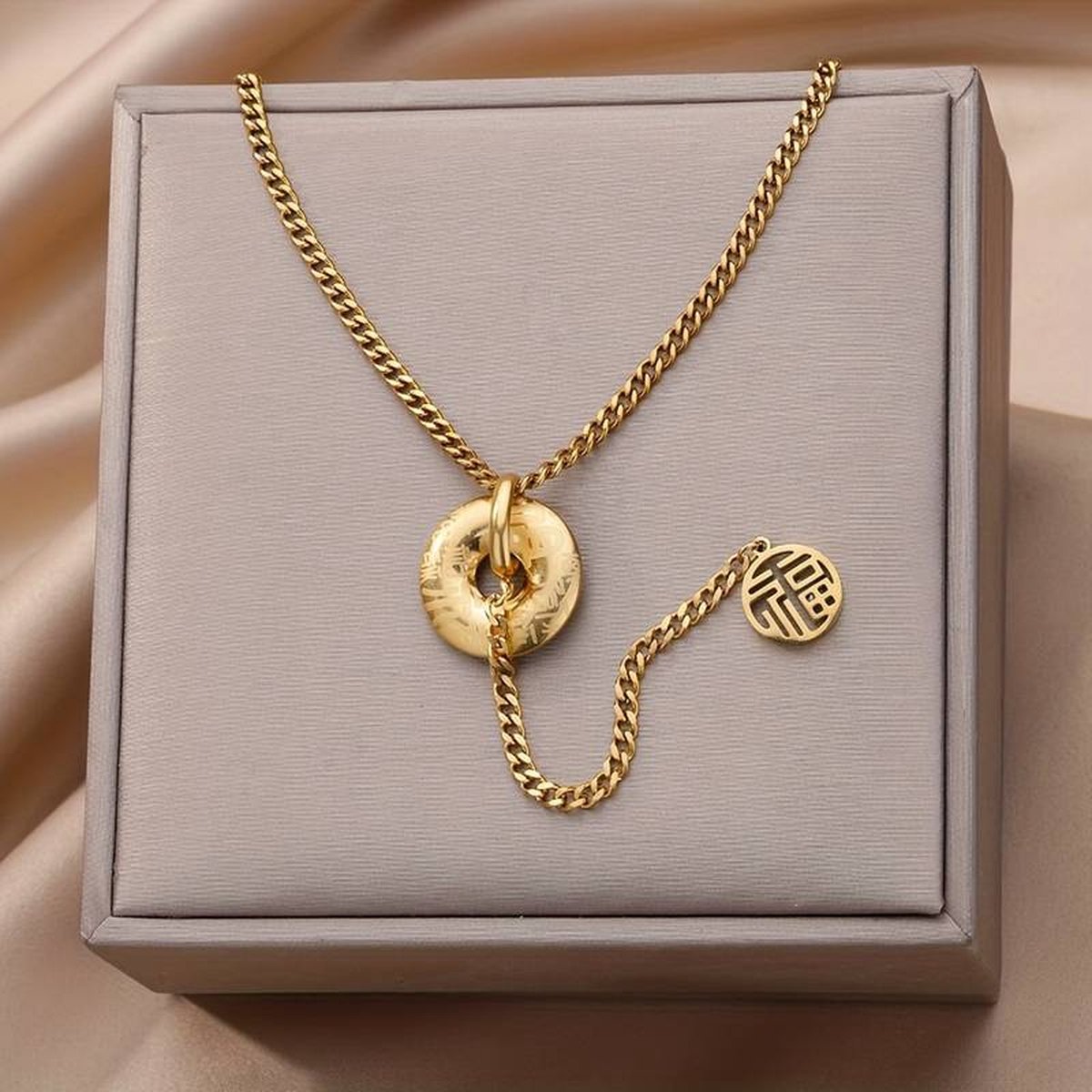 18K Gold Plated Geometric Pendant Necklace