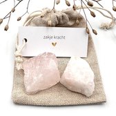Sachet Force, pierre gemme brute quartz rose (force, persévérance, tu peux le faire, être fort, doux cadeau, amour, apaisement, penser à toi, soutien)