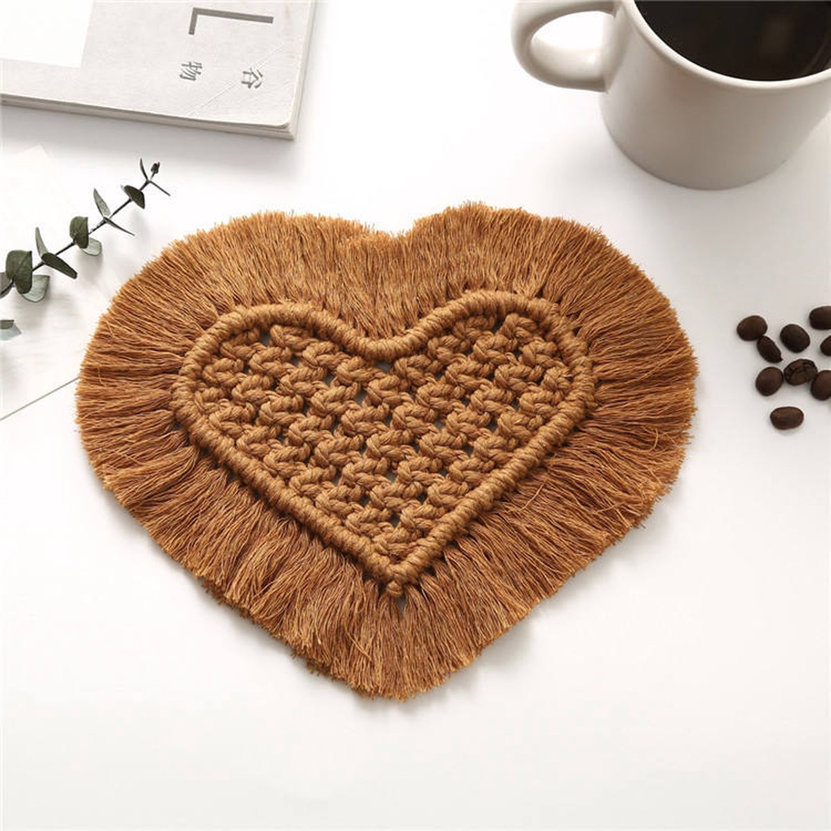 Macrame Onderzetter voor Glazen - Kaarsenhouder - Hart Vorm - 15 bij 15 cm - Bruin