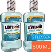Bol.com 2 flessen Listerine Mondwater Freshness 600ml aanbieding