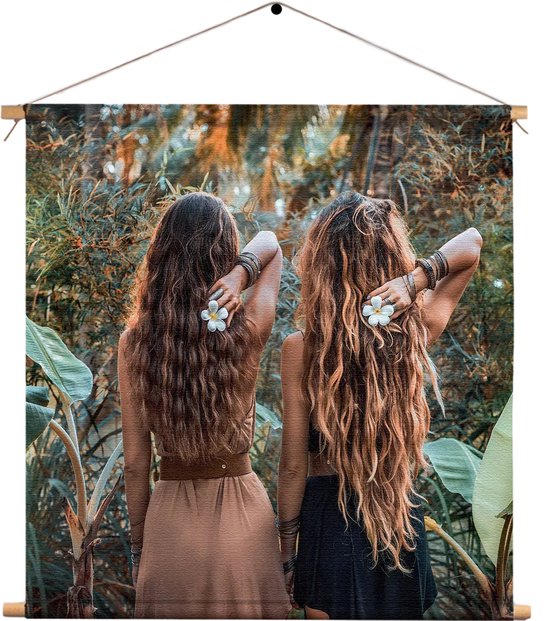 Textielposter Twee Mooie Dames In de Jungle Vierkant XXL (90 X 90 CM) - Wandkleed - Wanddoek - Wanddecoratie