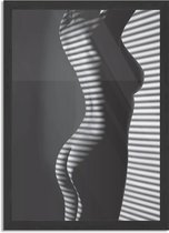 Poster Blote Vrouw Achter Jaloezie 01 Rechthoek Verticaal Met Lijst M (30 X 40 CM) - Zwarte Lijst - Wanddecoratie - Posters