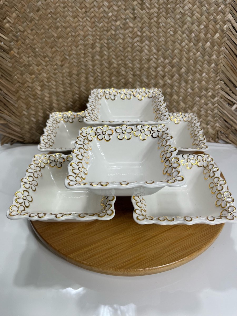 Homestar Decoratie - Vierkant - snack schaal Set - 12cm - 6 stuks - Porselein - wit goud - nootjes schalen - ovaal - bloem design - Gold - Tappasschaal