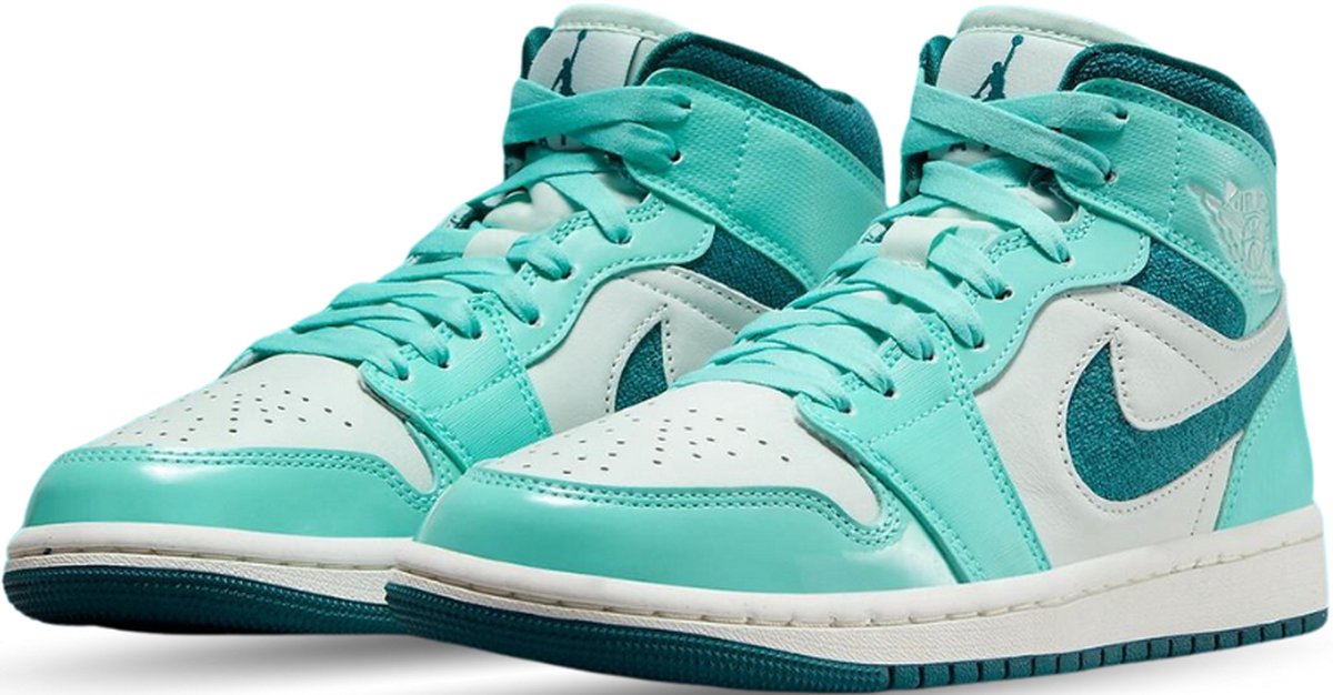 Nike Air Jordan 1 Mid SE Bleached Turquoise
