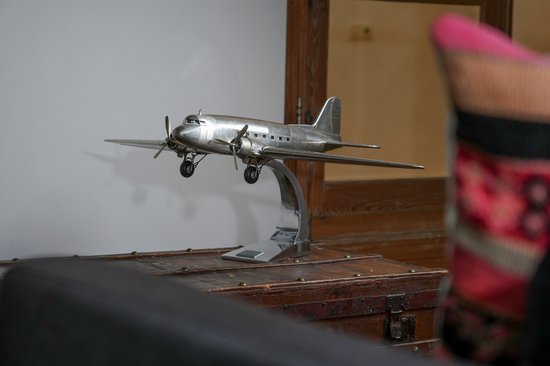 Authentic Models - Dakota DC-3 - Model Vliegtuig - miniatuur Vliegtuig - Schaal Vliegtuig - Handgemaakt
