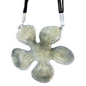 Behave Zwarte ketting van touw met bloem hanger