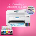 Witte Epson EcoTank printer met inktflessen. De printer toont "Cartridges behoren tot het verleden".