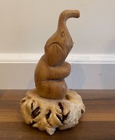 Handgemaakte houten olifant op parasiet hout - Klein