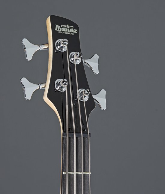 Zwarte kop van een elektrische basgitaar met vier verchroomde stemmechanieken en 'Ibanez Soundgear' logo.