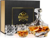 Luxe Whiskyglazen en Karaf Set - Kristallen Whisky Decanter van 750 ml met 4 Whiskyglazen van 320 ml voor Cognac, Wodka, Whisky, Scotch, Martini, Cocktails - Complete Set van 5 Stuks in een Prachtige Geschenkdoos