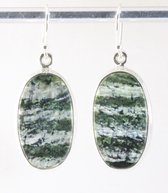 Ovale hoogglans zilveren oorbellen met groene Zwitserse opaal