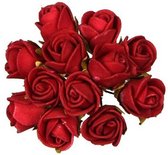 Ideas4seasons Decoratie roosjes foam - bosje van 12 - rood - Dia 2 cm - hobby/DIY bloemetjes