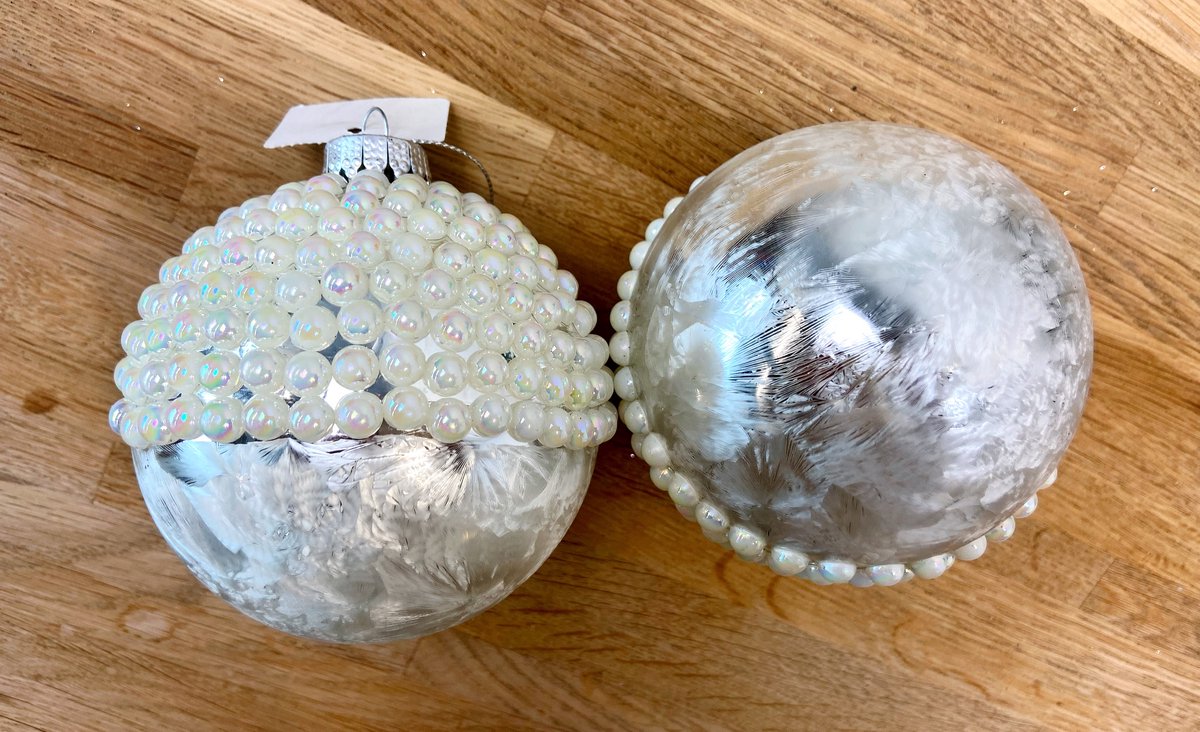 TableBloom- Prachtige Grote Luxe Kerstbal met parels - ø 9cm - Witte parels - 2 stuks